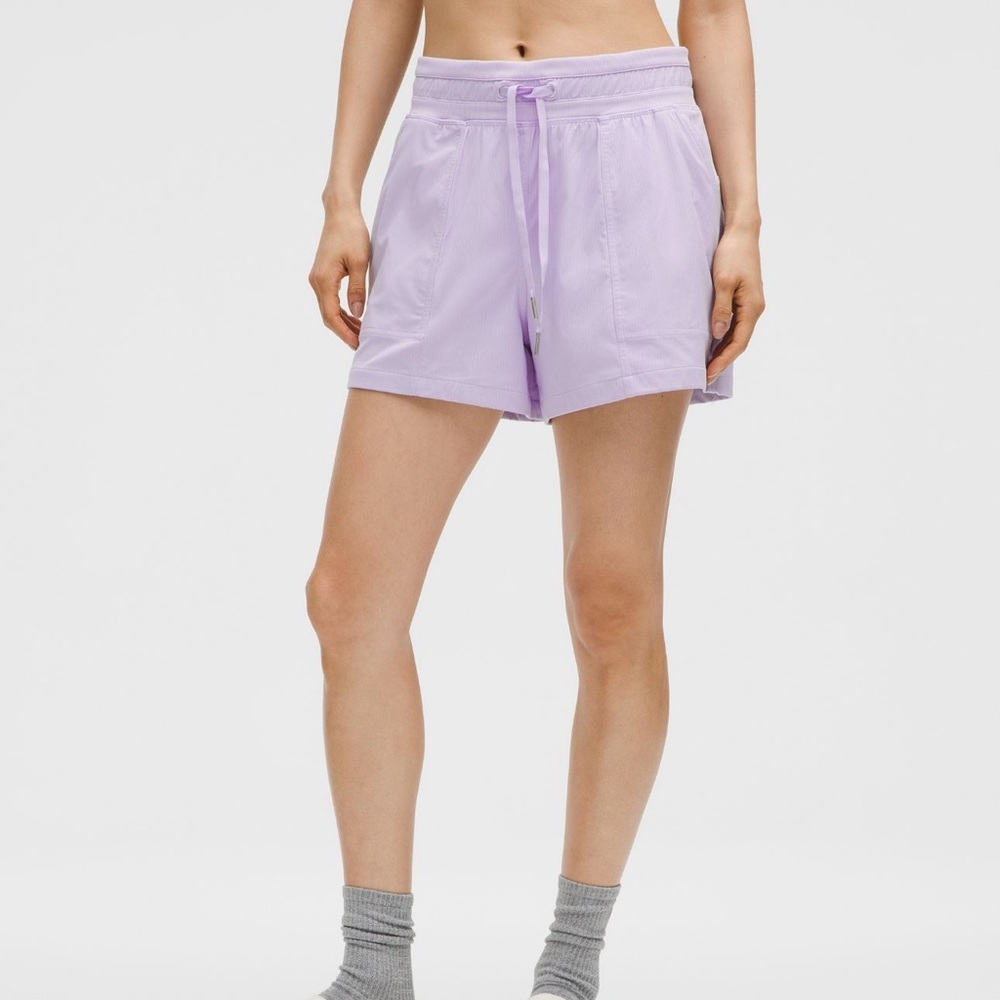 Lululemon Dance Studio High-Rise Short 3.5"
